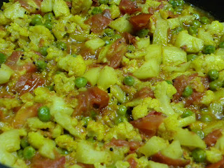 Cauliflower, potatoes, peas Curry/ subji